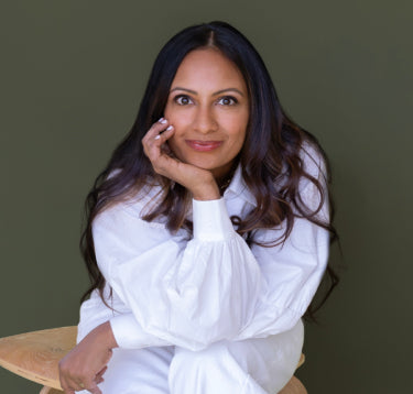 Devanshi Garg Sareen is a female entrepreneur and founder of Motif Skincare beauty company